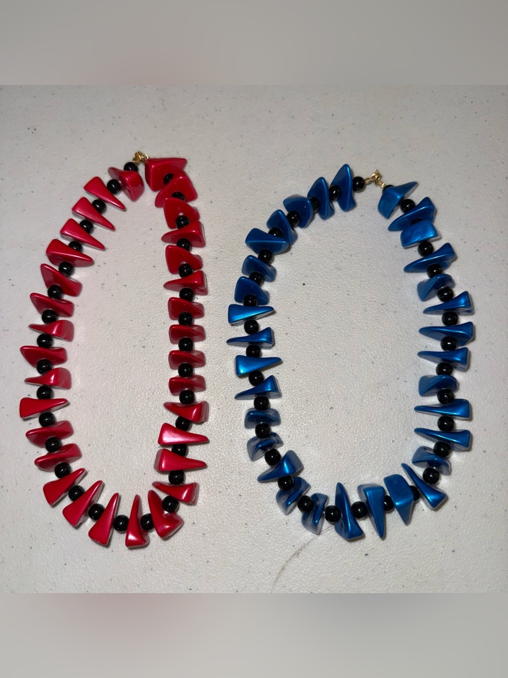 Vtg Set of 2 Women’s Chunky stone Red and Blue Beaded Necklace Set - Unbranded